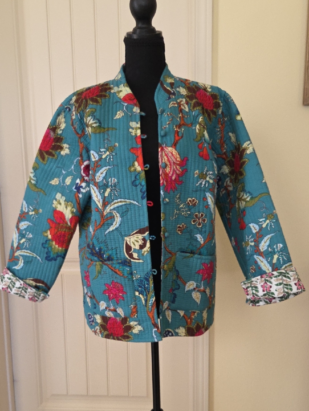 Stunning reversible Yumi jacket, Size 10/ Medium
